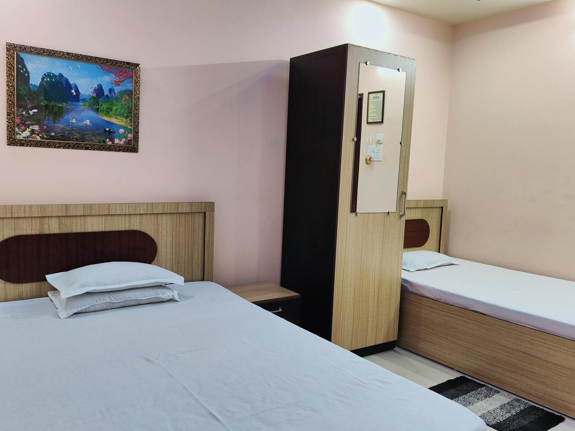 Gulab Lodge Siliguri Esterno foto